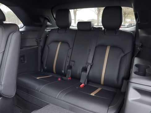 Certified 2025 MAZDA CX-90 3.3 Turbo w/ Premium Plus Pkg image 10