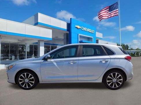 Used 2018 Hyundai Elantra GT image 7