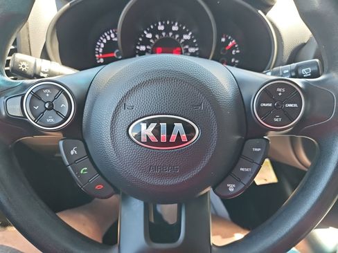 Used 2015 Kia Soul + FWD image 26