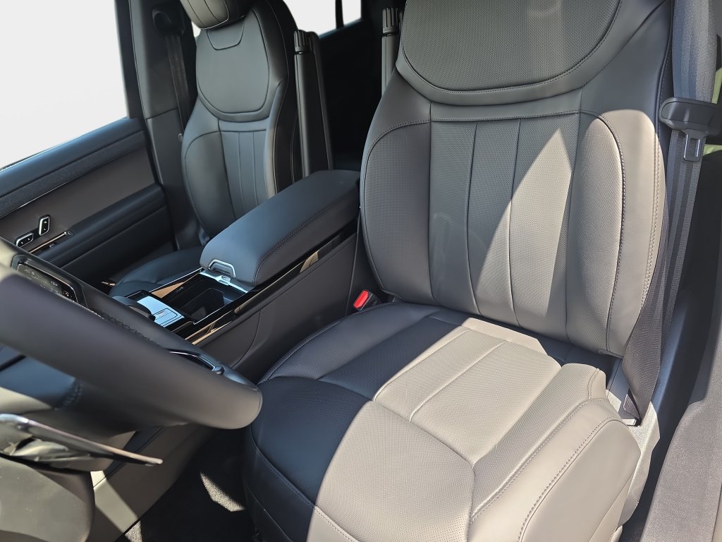 New 2026 Land Rover Range Rover Sport SE AWD/4WD image 12