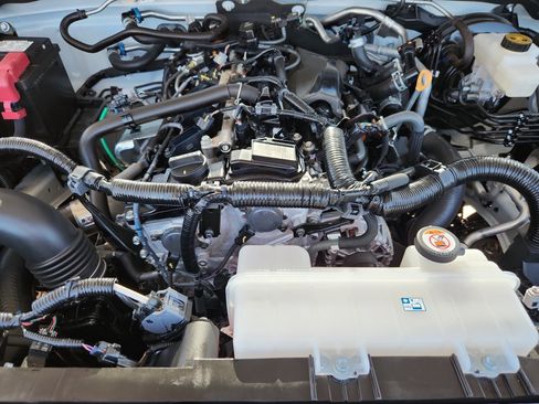 Used 2024 Toyota Tacoma SR image 17