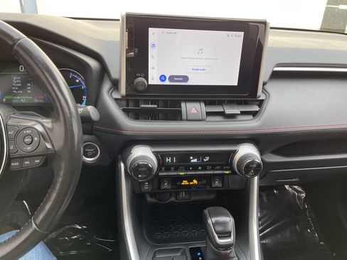 Used 2023 Toyota RAV4 SE image 15