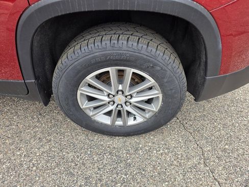 Used 2023 Chevrolet Traverse LT AWD/4WD image 8