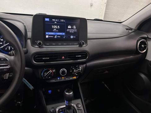 Used 2022 Hyundai Kona SE FWD image 17