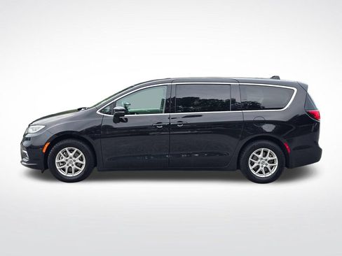 Used 2024 Chrysler Pacifica Touring-L FWD image 13
