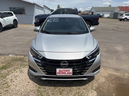 Used 2025 Nissan Versa SV FWD image 10