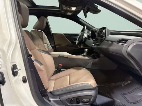 Used 2025 Lexus ES 350 w/ Premium Package image 30