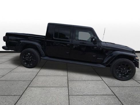 Used 2023 Jeep Gladiator Overland AWD/4WD image 4