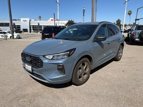 Used 2023 Ford Escape ST-Line FWD image 3