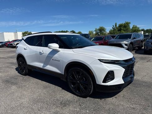 Certified 2021 Chevrolet Blazer RS w/ Enhanced Convenience Package AWD/4WD image 2