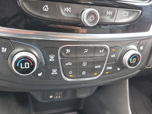 Certified 2022 Chevrolet Traverse Premier w/ Redline Edition FWD image 21