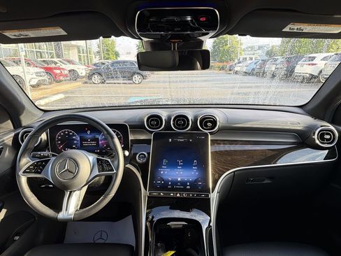 Used 2024 Mercedes-Benz GLC 300 w/ Winter Package image 25