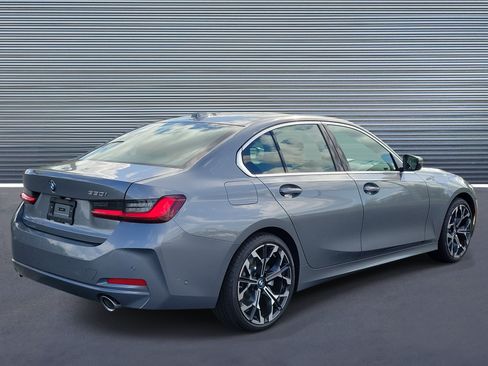 Used 2025 BMW 330i Sedan RWD image 3