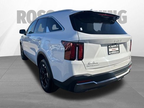 Used 2024 Kia Sorento S image 5