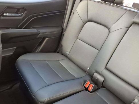 Used 2024 GMC Canyon Elevation w/ Elevation Premium Package AWD/4WD image 17