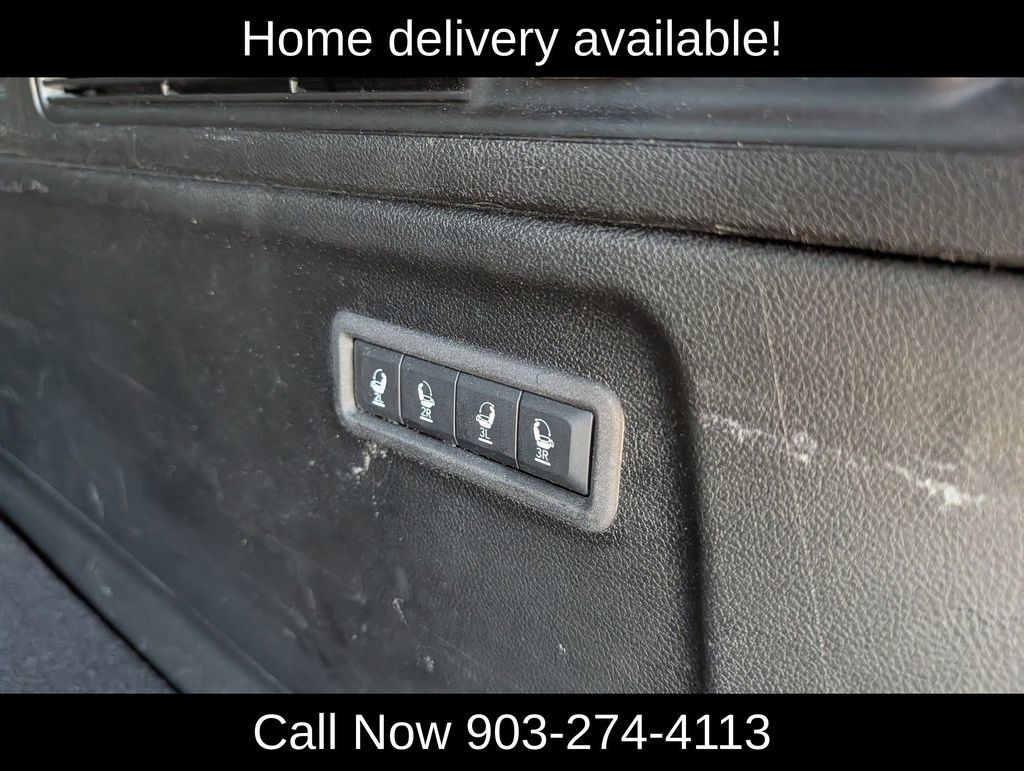 Used 2024 Jeep Wagoneer L Series II w/ Flexible Seating Group AWD/4WD image 28
