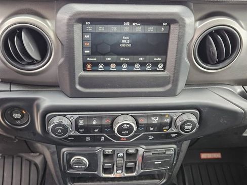 Used 2019 Jeep Wrangler Unlimited Sport S AWD/4WD image 17