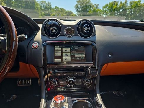Used 2015 Jaguar XJ L Portfolio RWD image 26