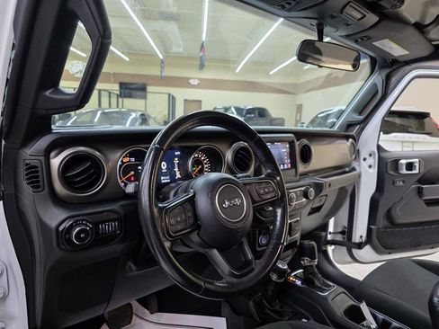 Used 2021 Jeep Wrangler Unlimited Sport AWD/4WD image 17