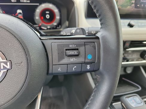 Used 2024 Nissan Rogue SL w/ SL Premium Package FWD image 22