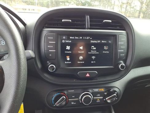 Used 2024 Kia Soul LX w/ Option Group 015 image 16