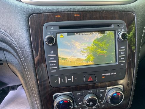Used 2016 Chevrolet Traverse LT AWD/4WD image 15