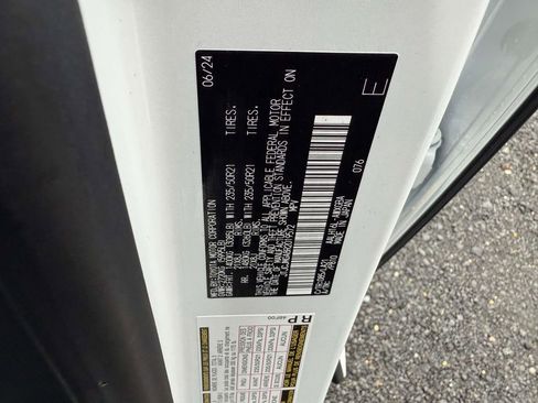 Used 2024 Lexus RX 450h AWD w/ Luxury Package image 31