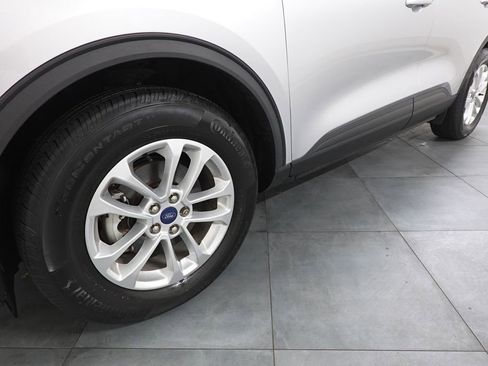 Certified 2020 Ford Escape SE image 31