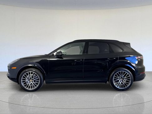 Certified 2023 Porsche Cayenne AWD/4WD image 2