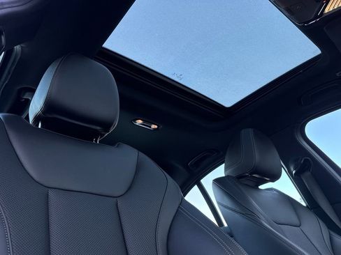 Used 2022 BMW 330i Sedan w/ Premium Package 2 image 17