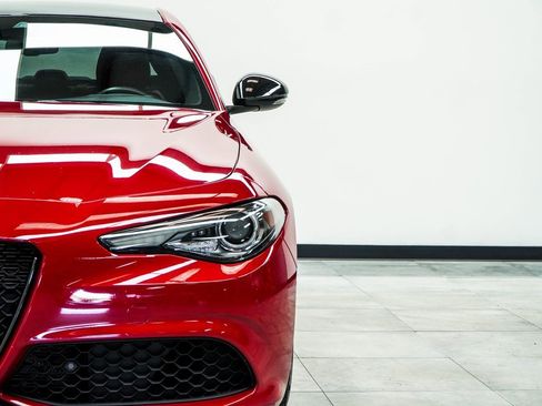 Used 2022 Alfa Romeo Giulia Veloce image 4