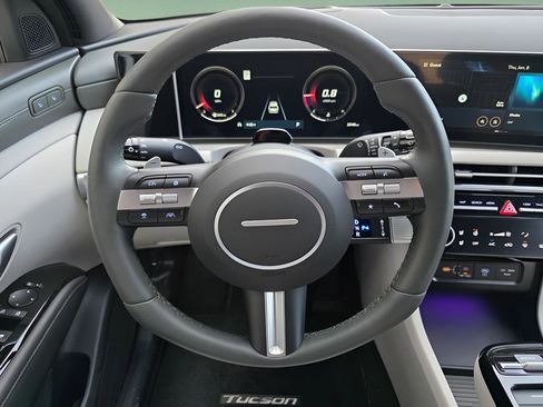 New 2025 Hyundai Tucson Limited image 24