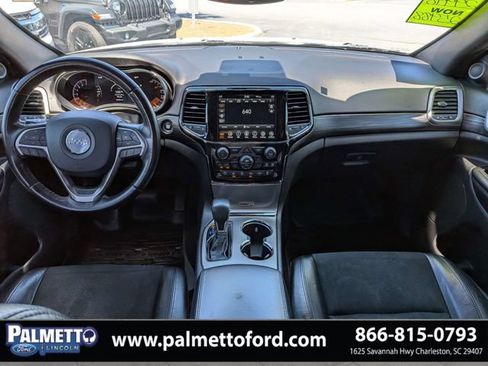 Used 2021 Jeep Grand Cherokee Laredo X AWD/4WD image 16