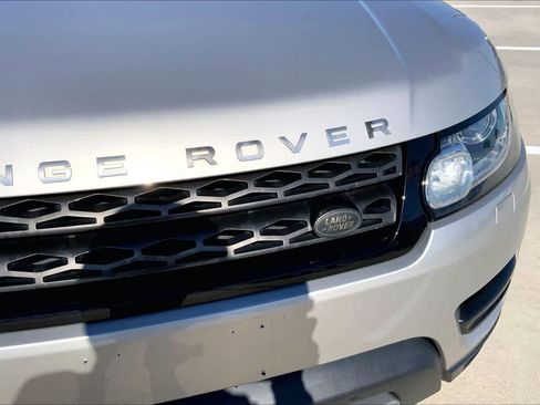 Used 2017 Land Rover Range Rover Sport SE image 29