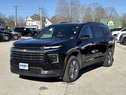 Used 2025 Chevrolet Traverse LT
