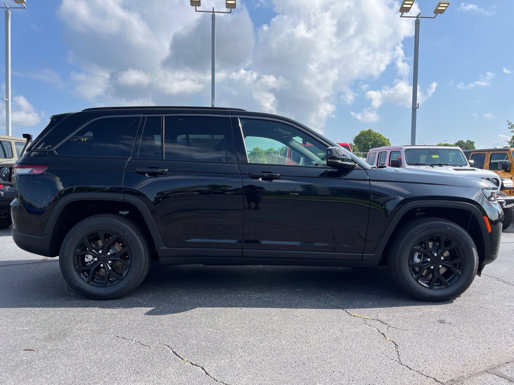 New 2026 Jeep Grand Cherokee Altitude AWD/4WD image 43
