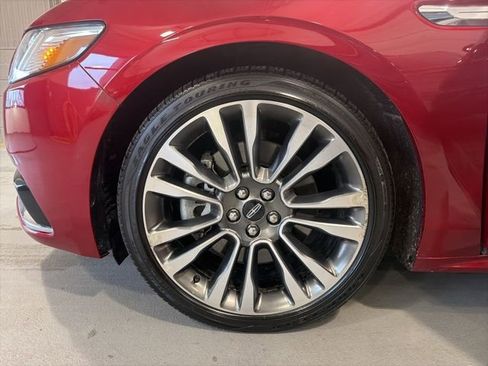 Used 2017 Lincoln Continental Reserve w/ Climate Package image 32