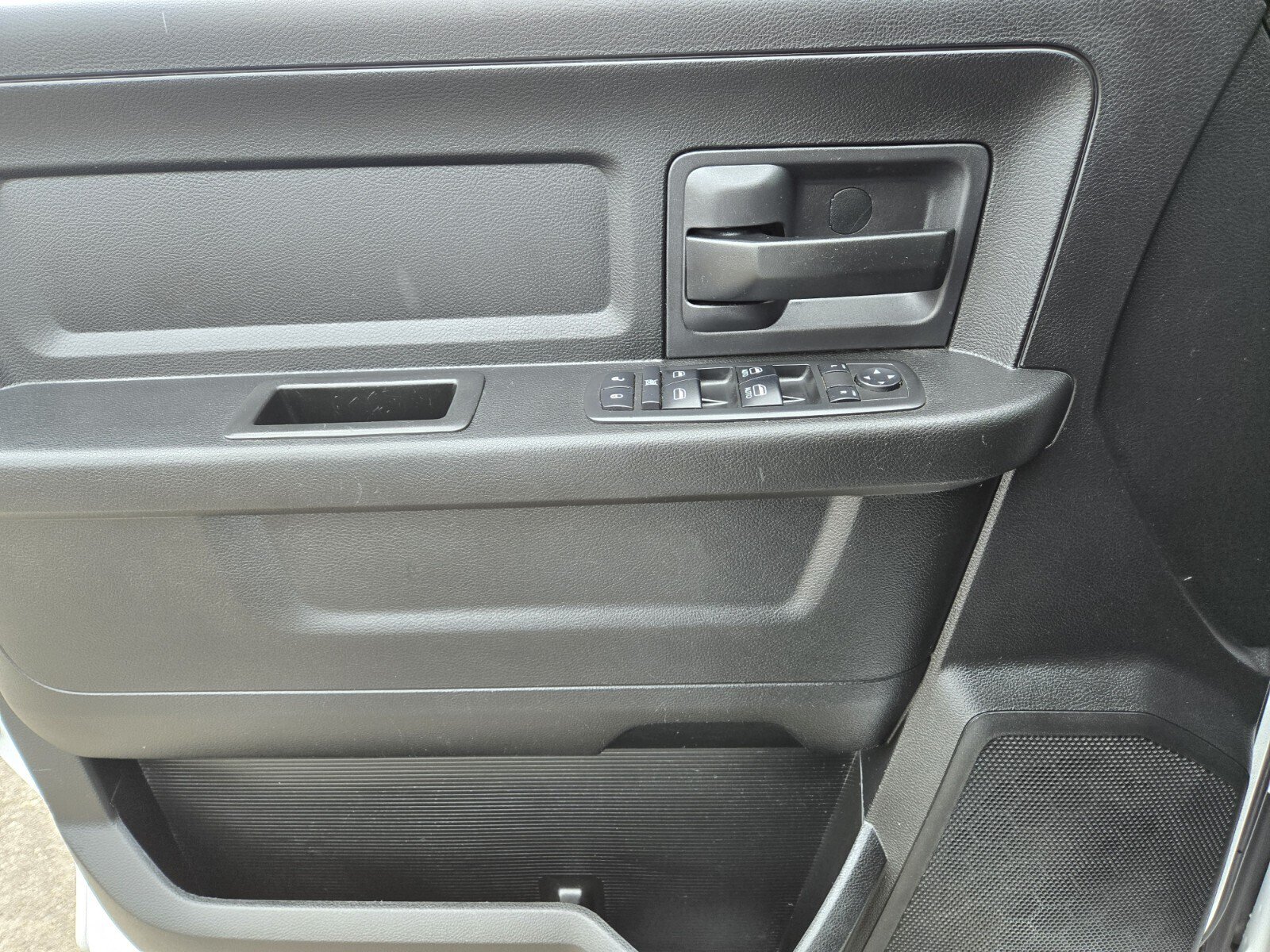 Used 2018 RAM 3500 Tradesman RWD image 15