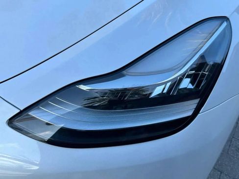Used 2021 Tesla Model Y Long Range AWD/4WD image 28
