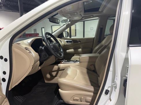 Used 2020 Nissan Pathfinder Platinum w/ Cargo Package AWD/4WD image 21