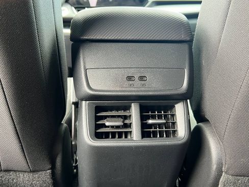 Used 2026 Chevrolet Equinox LT AWD/4WD image 13