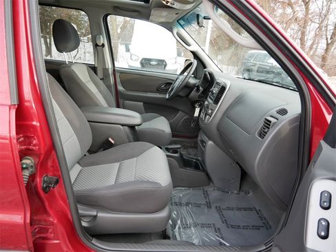 Used 2003 Ford Escape XLT image 8