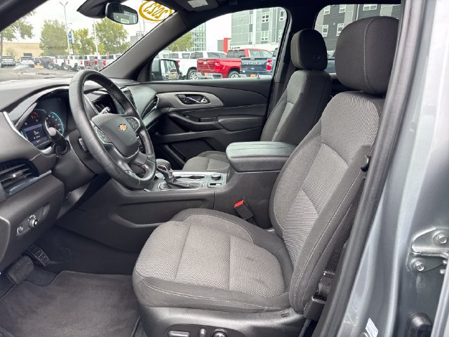 Used 2023 Chevrolet Traverse LT AWD/4WD image 9