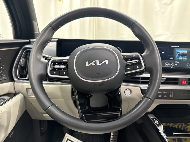 Used 2025 Kia Sorento SX Prestige AWD/4WD image 16