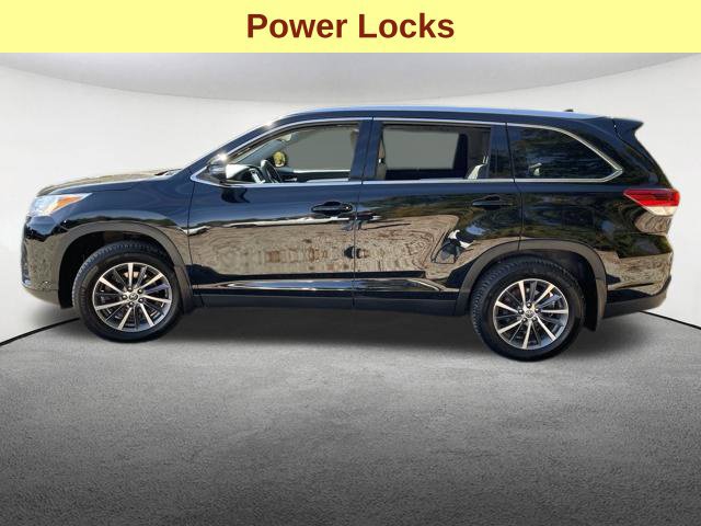 Used 2019 Toyota Highlander XLE AWD/4WD image 6