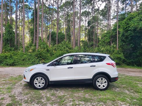 Used 2015 Ford Escape S FWD image 7