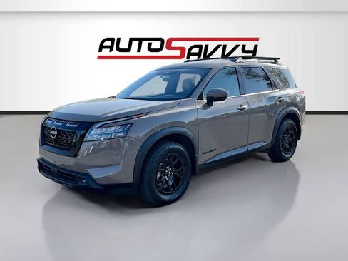 Used 2025 Nissan Pathfinder Rock Creek image 3
