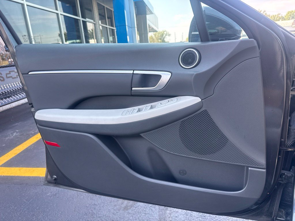 Used 2025 Hyundai Sonata SEL FWD image 15