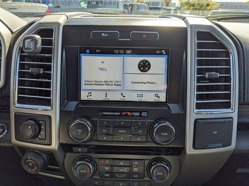 Used 2016 Ford F150 Lariat w/ Trailer Tow Package image 25