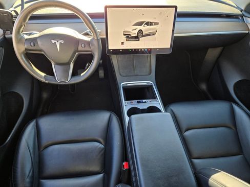 Used 2024 Tesla Model Y Long Range image 9